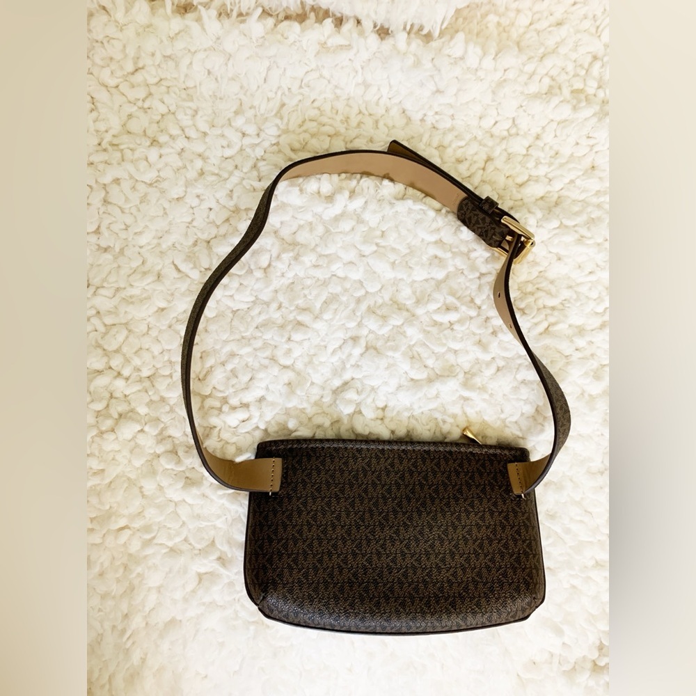 Michael Kors Brown Tan Belt Bag with Gold Hardware 556203 S/M - Picture 2 of 5